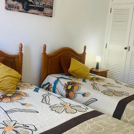 Relaxante Com Terraco E Proximo Da Praia, No 2º Andar