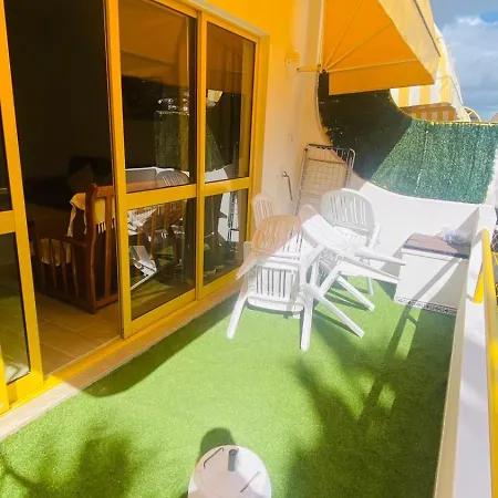 Relaxante Com Terraco E Proximo Da Praia, No 2º Andar דירה *