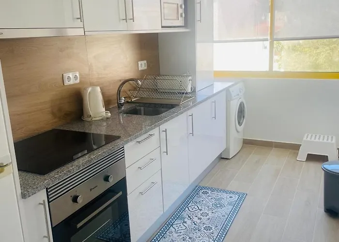 Relaxante Com Terraco E Proximo Da Praia, No 2º Andar Apartment Quarteira