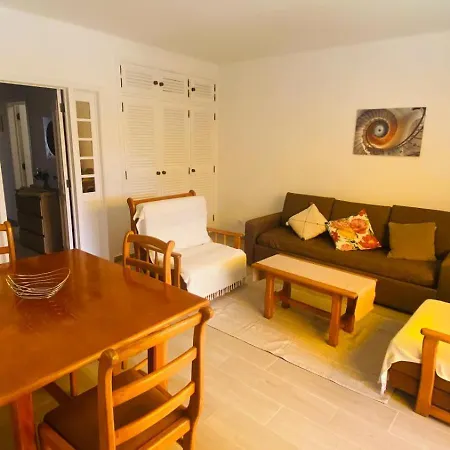 Relaxante Com Terraco E Proximo Da Praia, No 2º Andar *