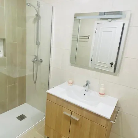 Relaxante Com Terraco E Proximo Da Praia, No 2º Andar Apartament Quarteira