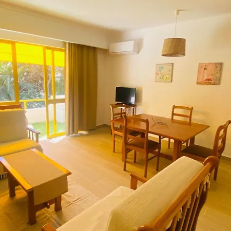 Relaxante Com Terraco E Proximo Da Praia, No 2º Andar *