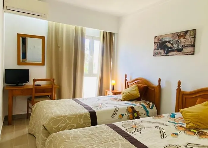 Relaxante Com Terraco E Proximo Da Praia, No 2º Andar