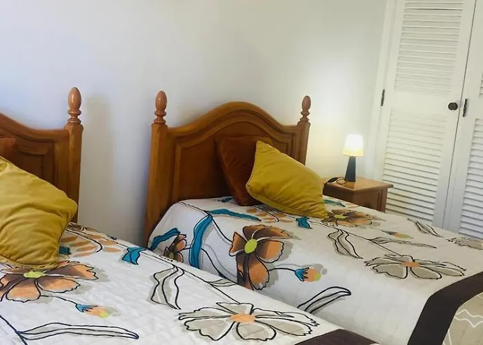 Relaxante Com Terraco E Proximo Da Praia, No 2º Andar