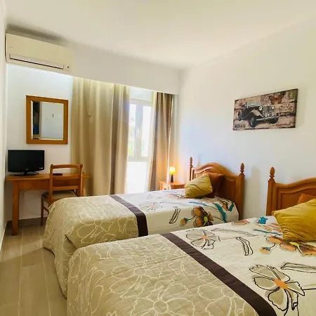 Relaxante Com Terraco E Proximo Da Praia, No 2º Andar