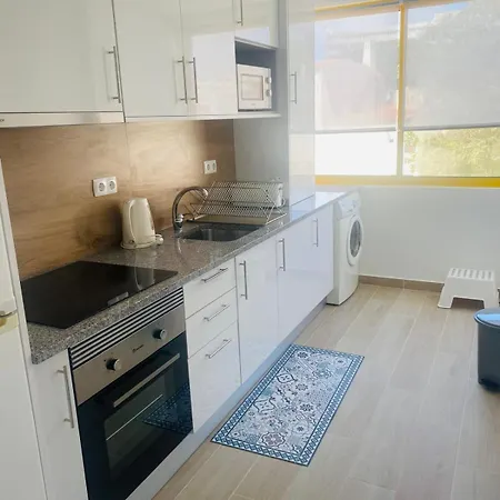 Relaxante Com Terraco E Proximo Da Praia, No 2º Andar Apartmán Quarteira