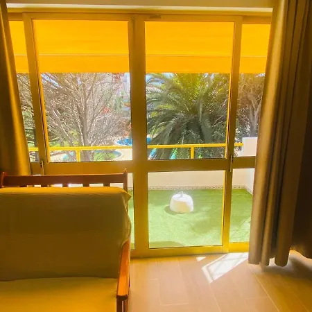 Relaxante Com Terraco E Proximo Da Praia, No 2º Andar Apartmán Quarteira