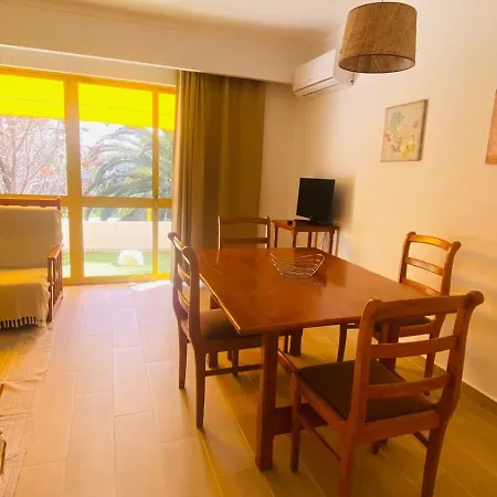 Relaxante Com Terraco E Proximo Da Praia, No 2º Andar